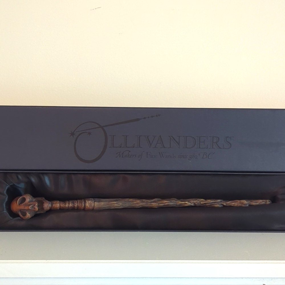 *OFFICIAL* Universal Studios Ollivanders Skull Wand